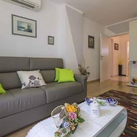 In 13732 Apartment *