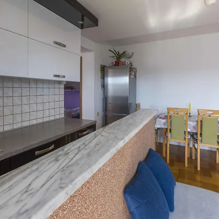 In 13732 Apartment *