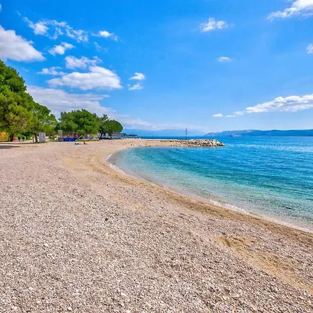 In 13732 * Crikvenica