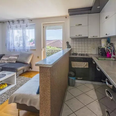 Apartment In 13732 *