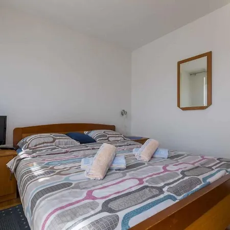 Apartment In 13732